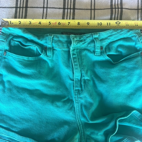 Hot Topic Blackheart Size 9 Hi-Rise Turquois Skinny Shorts W/ Slits VERY GOOD - Picture 3 of 9